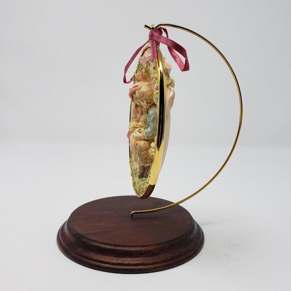 1993 Hallmark Sharing Christmas Limited Edition Keepsake Holiday Ornament. - Picture 7 of 8